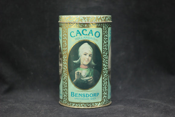 Bensdorp - Vrouw met kapje rond